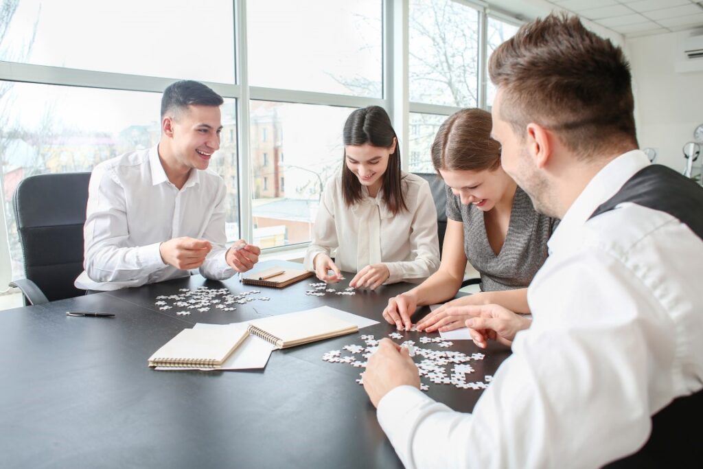 社内研修　会議　ゲーム