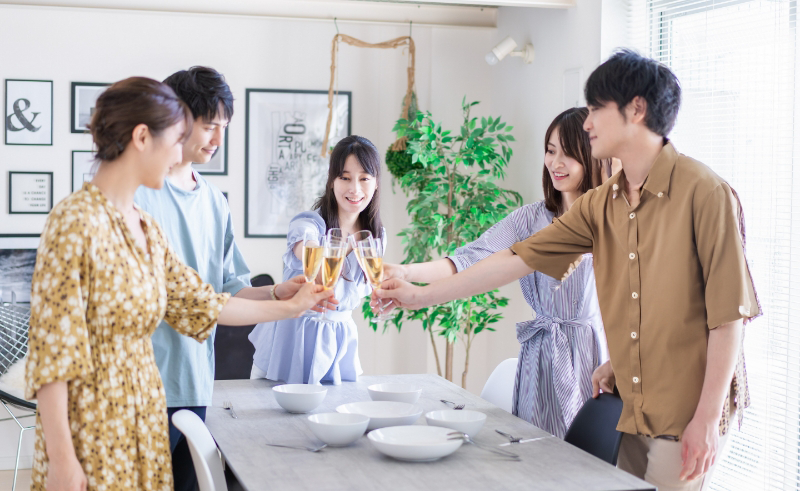 セミナーに登壇する男性